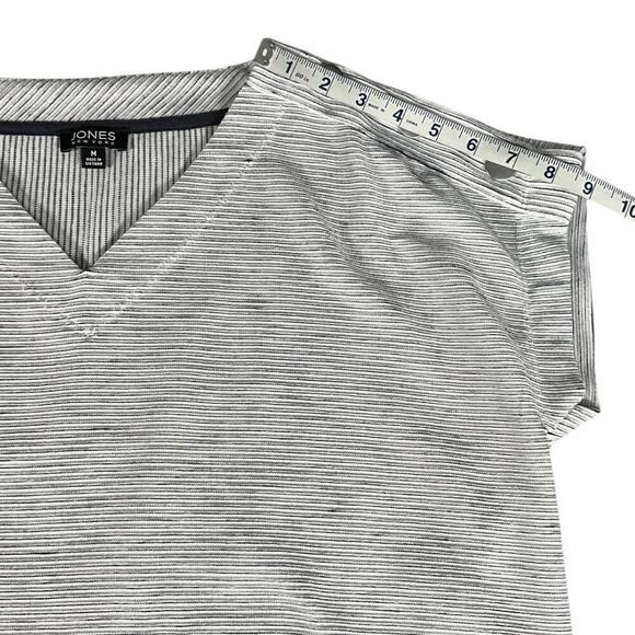 JONES NEW YORK Signature Stripped Blue White Sleeveless Top Silver Button Medium - Picture 8 of 9